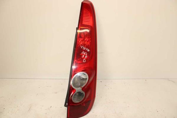 FEU ARRIERE DROIT FORD FIESTA 5 PORTES -2009 - Vue 1